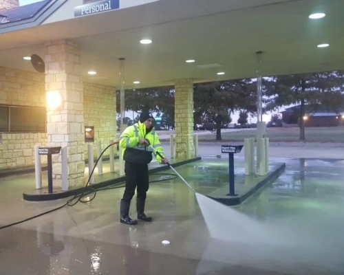 Commercial Pressure Washing Image